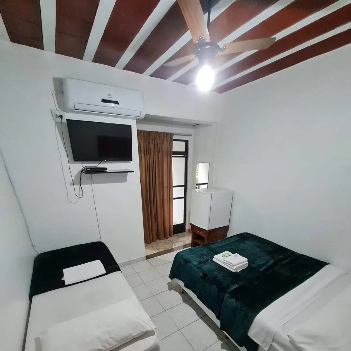 Pousada Cipriani - Juiz de Fora, MG - Quarto 03